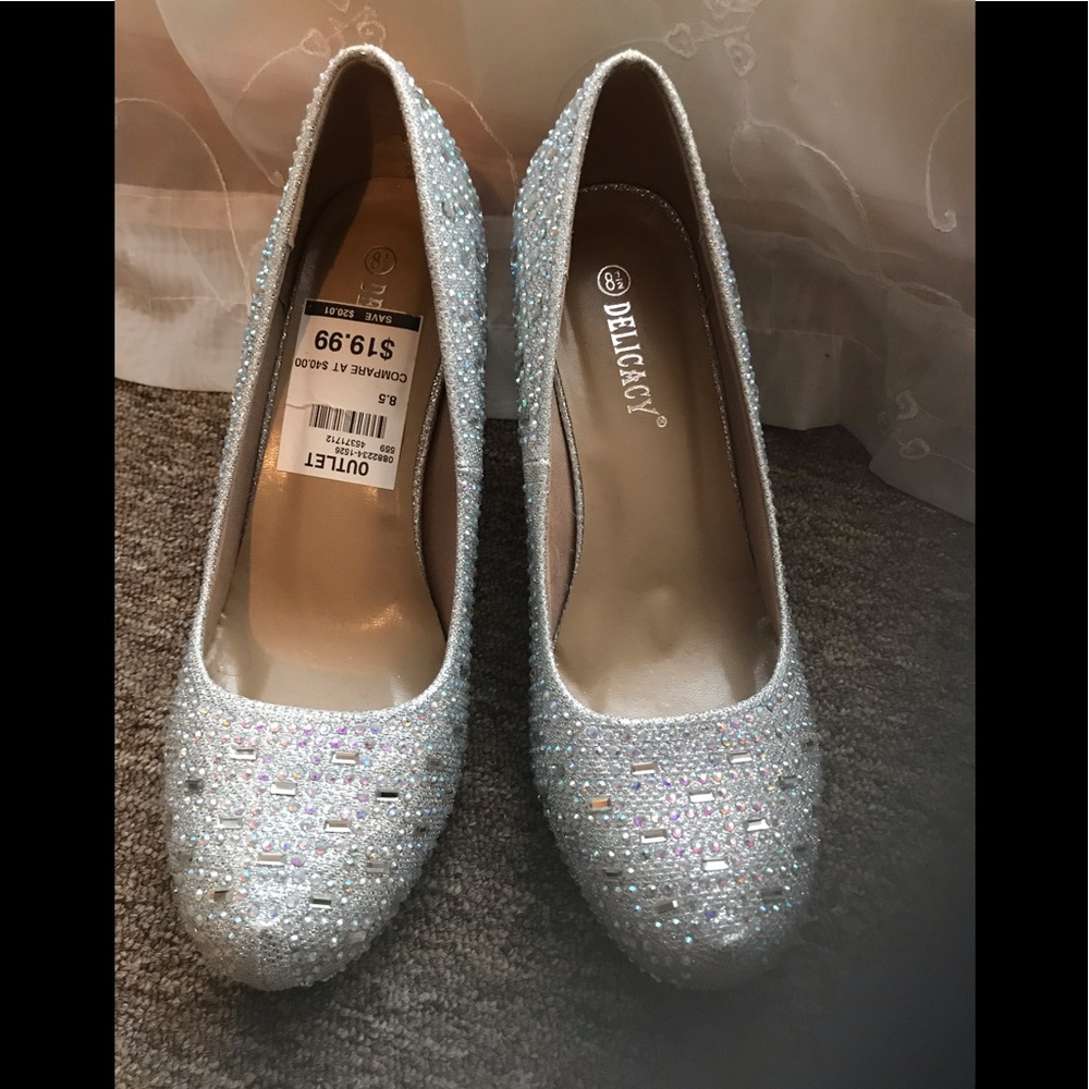 Delicacy New 8.5 Silver Sparkle Heels